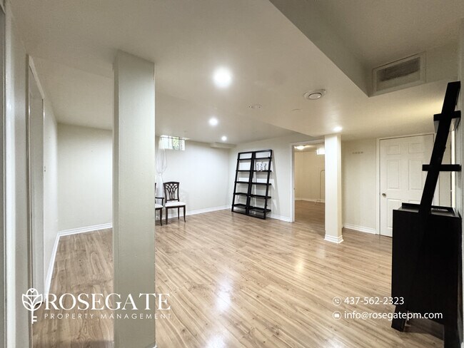 Photo du bâtiment - Pet-Friendly 2-Bedroom Basement Apartment with Flat-Fee Utilities & Internet – Mississauga