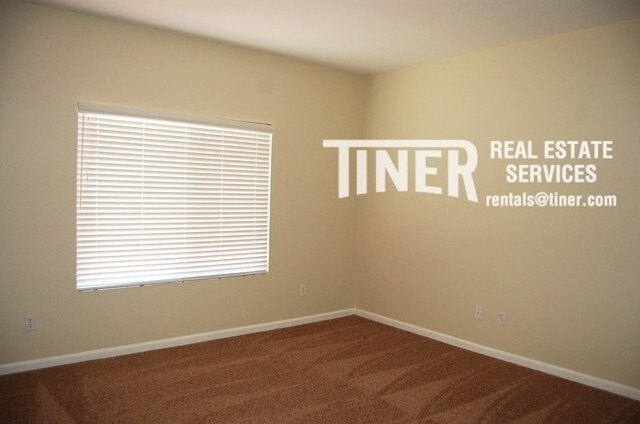Building Photo - Charming Home in Elk Grove, Move-In Ready!