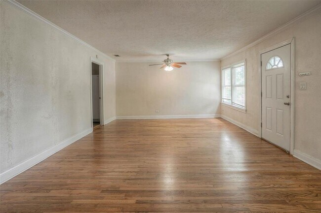 Building Photo - 1527 Avenue N