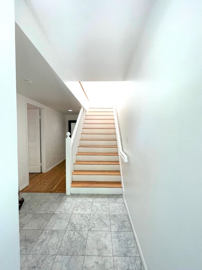 Building Photo - 451