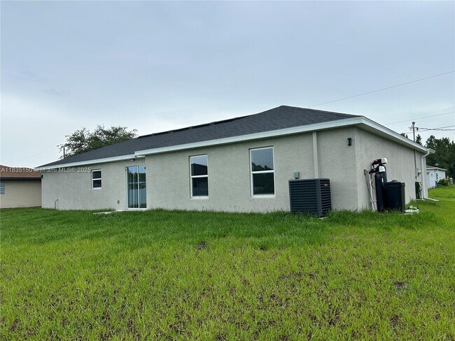 Building Photo - 3415 20th St W