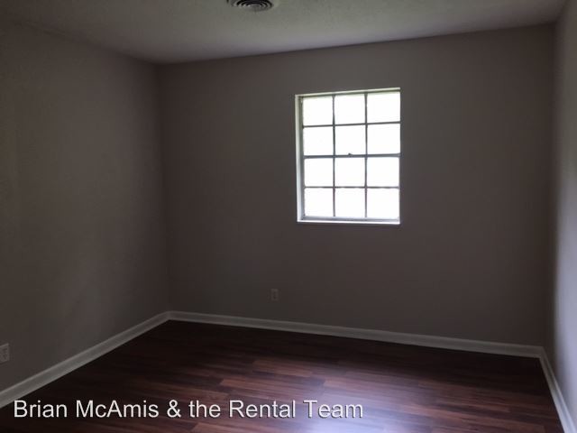 Building Photo - 204 Pinecrest Dr