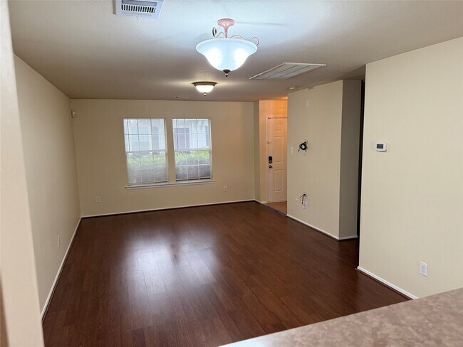 Foto del edificio - 1539 Nichole Woods Dr