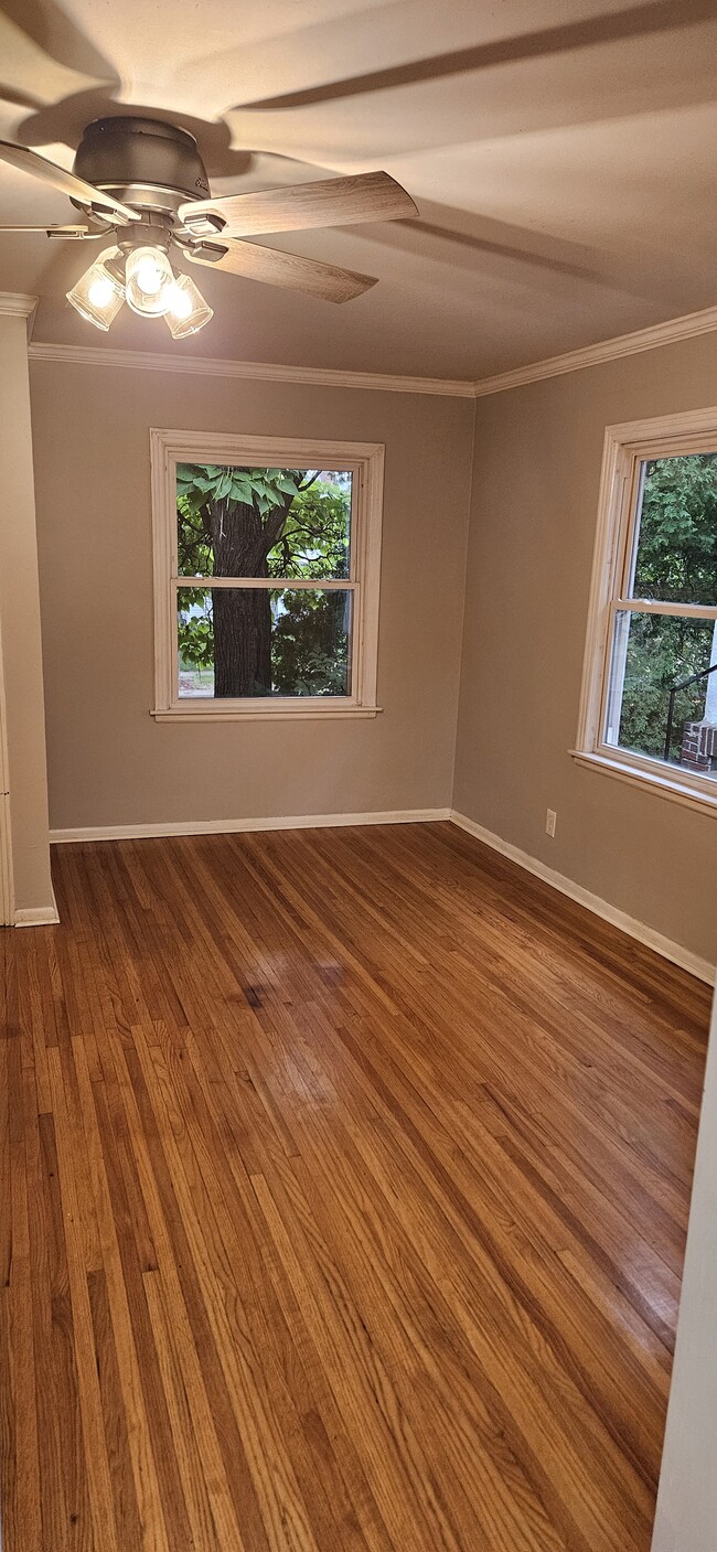 Foto del edificio - 4241 Cedar Ave S