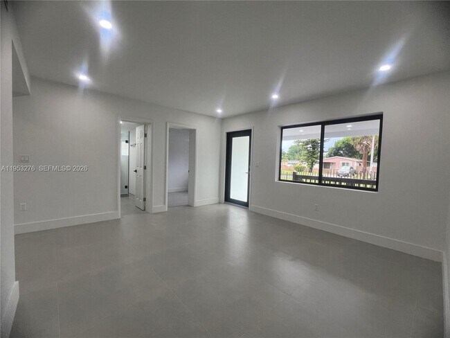 Foto del edificio - 13380 NW 32nd Ave