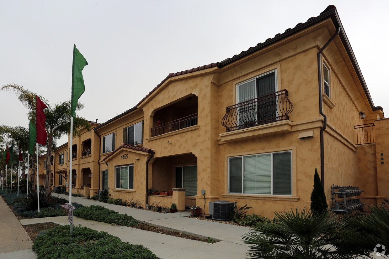Town Park Villas 55+ Community Apartments San Diego, CA