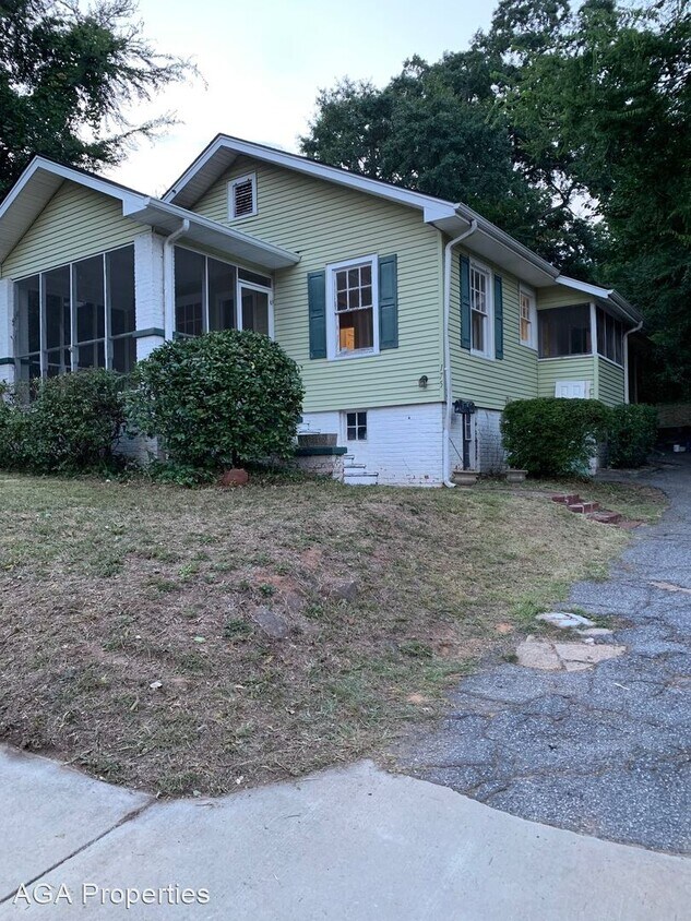 Primary Photo - 3 br, 2 bath House - 175 E Cloverhurst Avenue