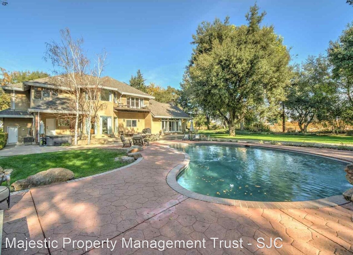 Primary Photo - 4 br, 3 bath House - 4240 E Acampo Rd