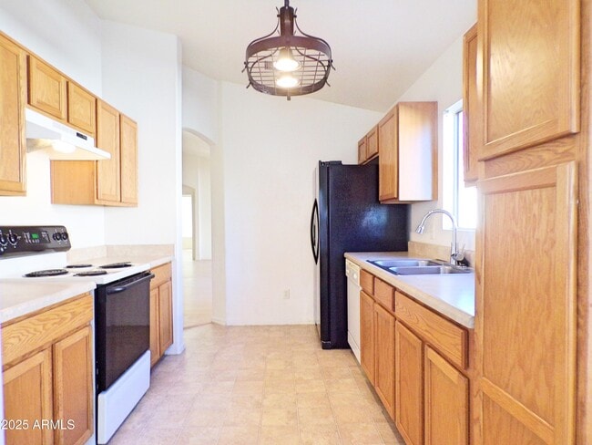 Building Photo - 5300 Calle Granada