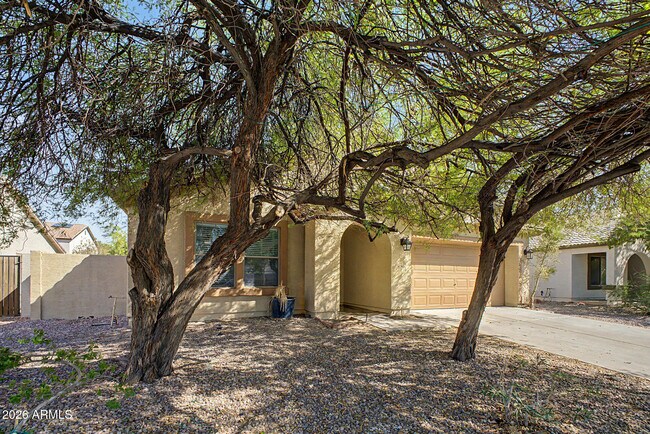 Building Photo - 9631 W Kirby Ave