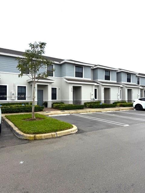 Foto del edificio - 470 NE 12th St