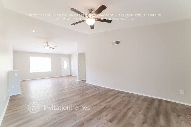 Foto del edificio - 7625 W Turney Ave