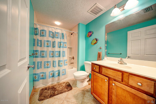 Building Photo - 2400 Grandiflora Blvd