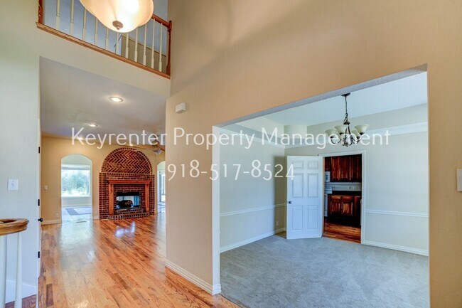 Foto del edificio - Beautiful home across from Jenks Middle School