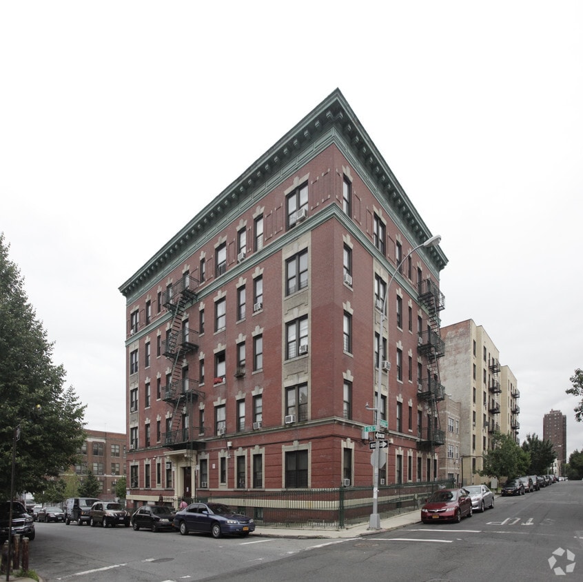 Primary Photo - 724 E 160th St