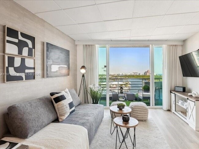 Foto del edificio - 2670 E Sunrise Blvd