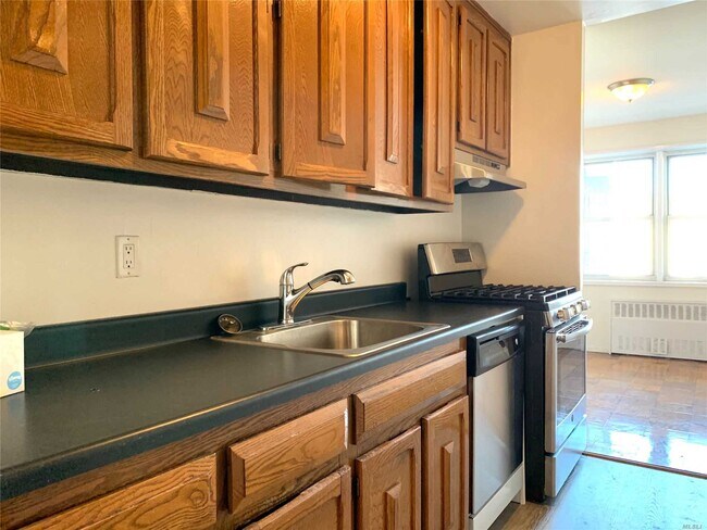 Foto del edificio - 465 Shore Rd