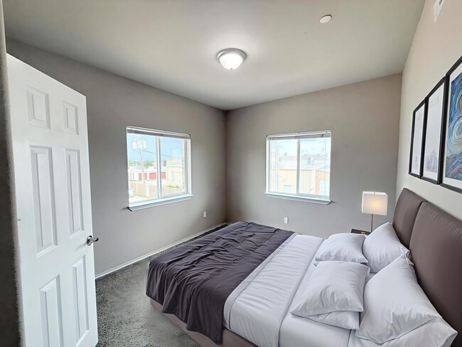 Building Photo - Delightful 3-Bedroom Retreat with Inviting...