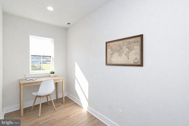 Foto del edificio - 51 E Clymer Ave