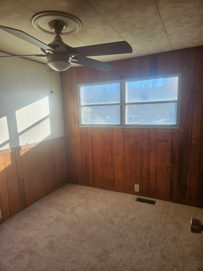 Building Photo - 83 Steele Rd