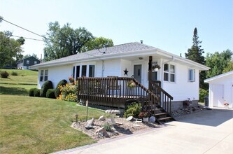 Building Photo - 1524 Hillside Dr NW
