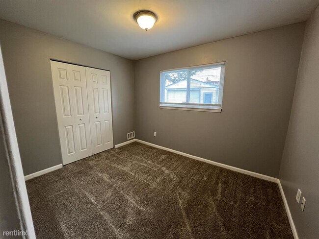 Building Photo - 3 br, 1 bath House - 14235 Hobart Ave