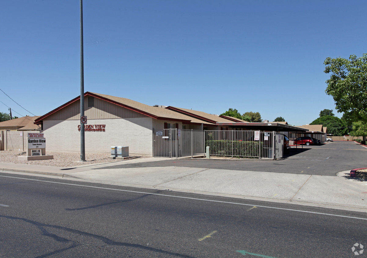 Vista al jardín Townhomes - 524 S Stapley Dr