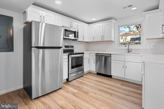 Photo - 1314 Hallock Dr House