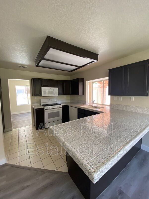 Building Photo - 1825 Monte Alban Dr