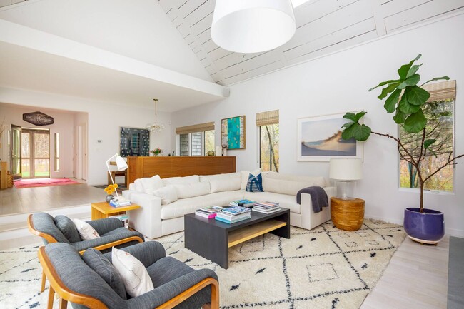 Foto del edificio - 92 Scrimshaw Ln