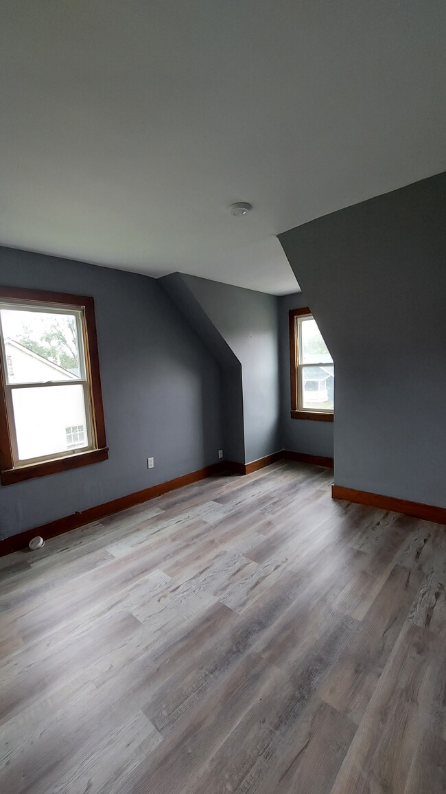 Building Photo - 947 Carrico St