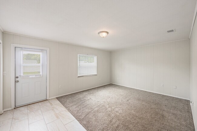 Building Photo - Point View Lane