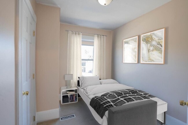 Building Photo - 9-11 Frederick St