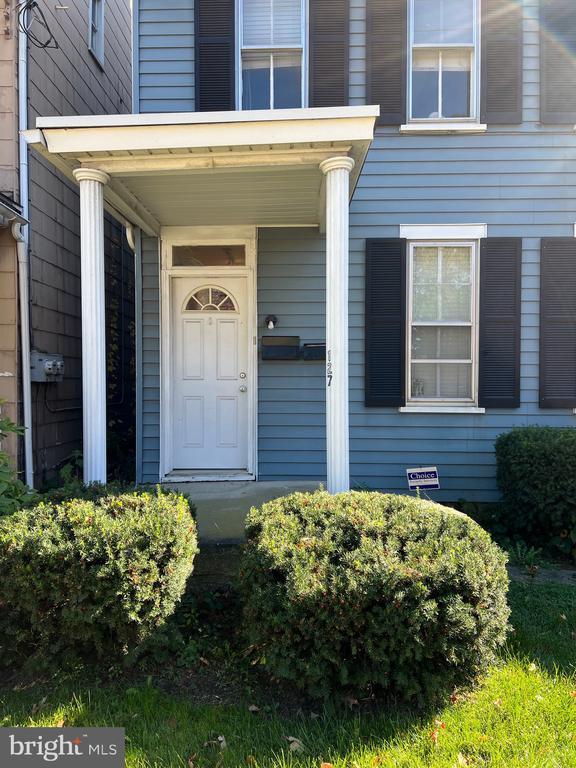 127 E High St Manheim, PA 17545 Alquileres en Manheim, PA