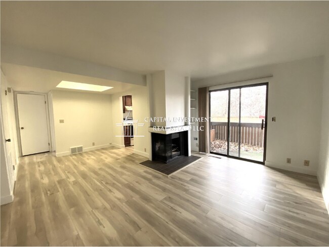 Building Photo - 6874 Countrywoods Cir