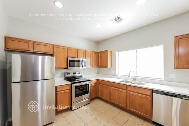 Building Photo - 2258 S 88th Dr
