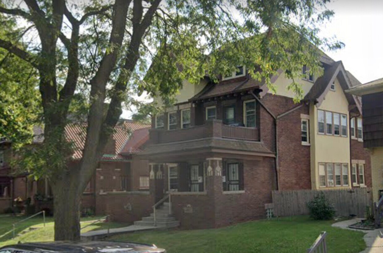 2219 N Sherman Blvd, Milwaukee, WI 53208 Townhome Rentals in