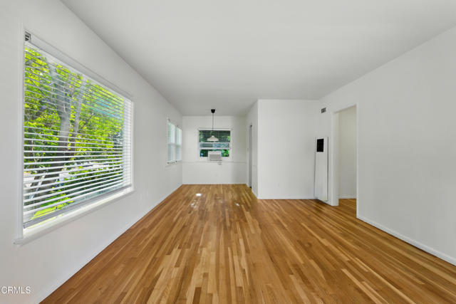 Foto del edificio - 1545-1542 Riverside Dr