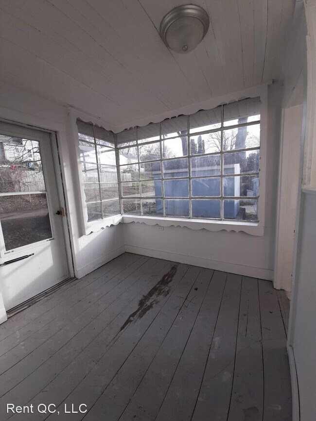 Building Photo - 2 br, 1 bath House - 3501 11th St.