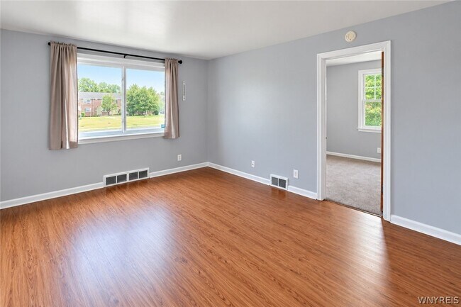 Foto del edificio - 1455 Sheridan Dr