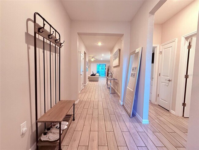 Foto del edificio - 8321 Praise Dr