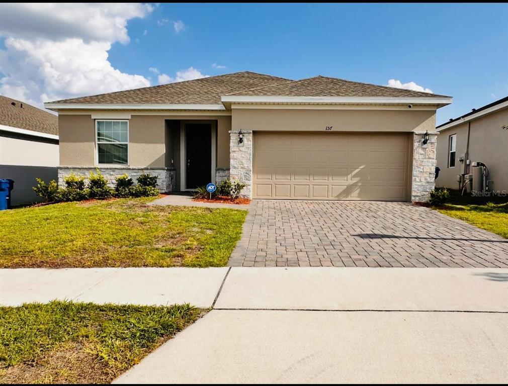 Foto principal - 157 Juno Dr