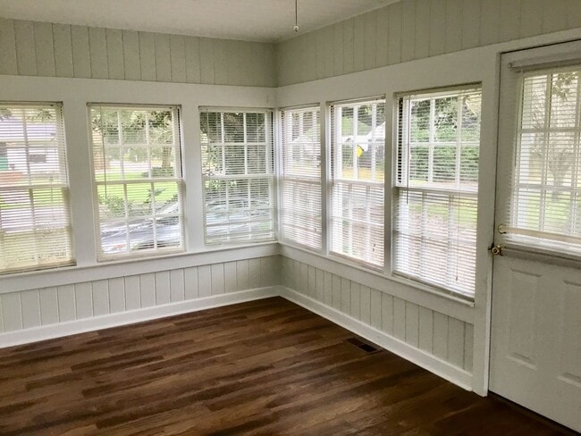 Building Photo - UPCOMING LISTING - FAIRHOPE COTTAGE