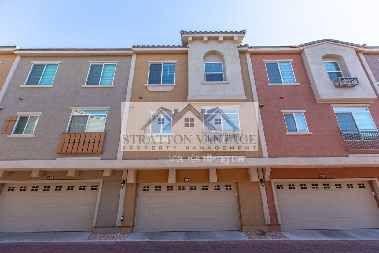 Photo - 240 W Juniper Ave