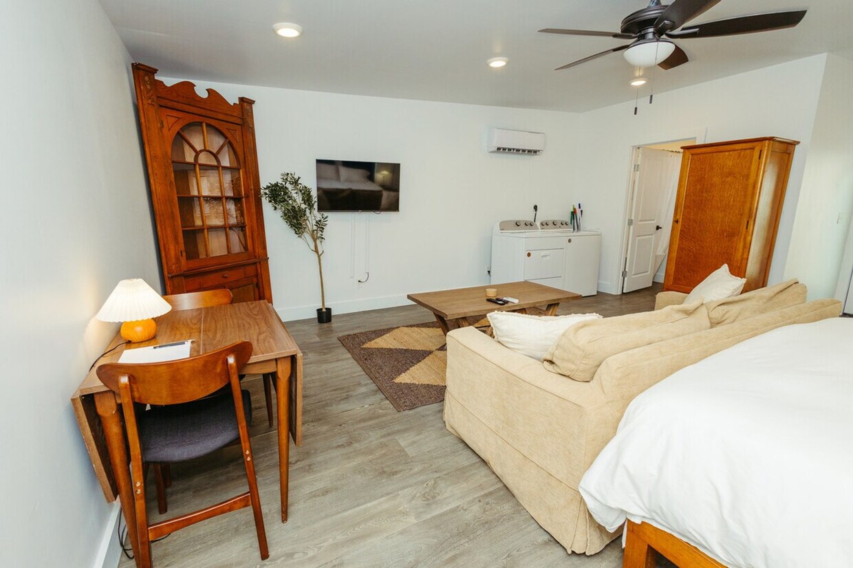 Foto principal - 3817 Leland Ave