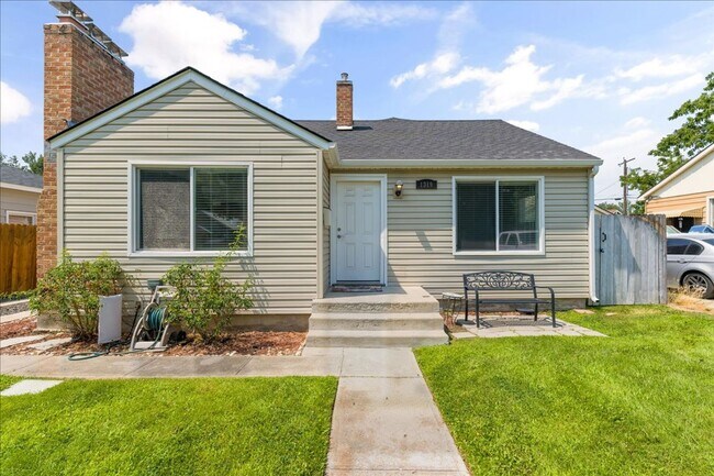 Building Photo - Remodeled 5 Bedroom Home Close to Boise St...