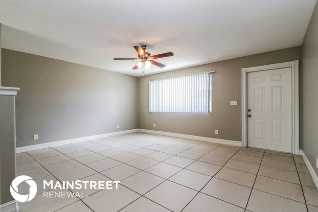 Building Photo - 18529 Phlox Dr
