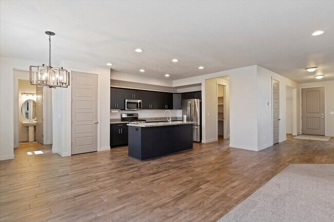 Building Photo - 1549 W 650 S