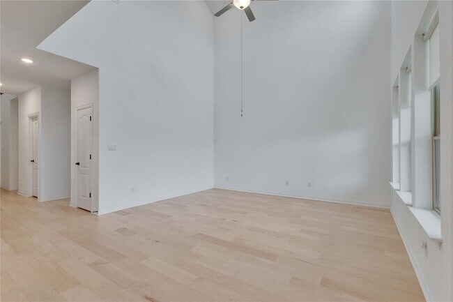 Foto del edificio - 18104 Clairess Ln
