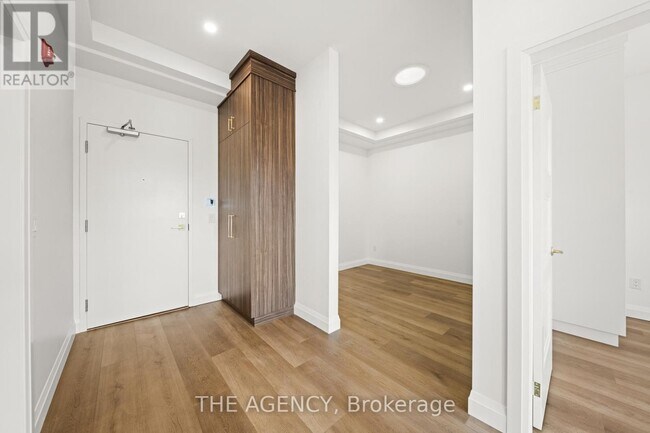 Building Photo - 153 Main St E